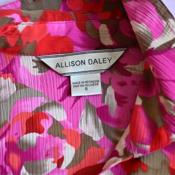 Allison Daley Pink & Red Floral Button‑Up Shirt – Size 8 🌸 - Picture 3 of 3